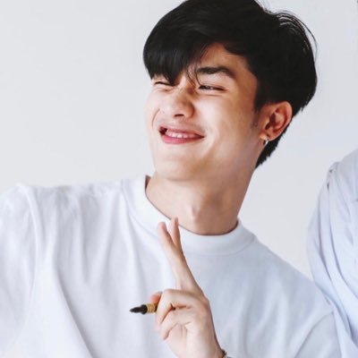 Tay Tawan / Kim Tae-hyung stan