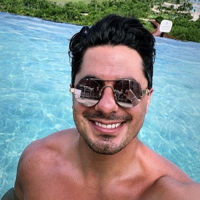 Me gusta bucear
Soy foodie
Tec de Monterrey (LAE)
Le voy al águila!! 🦅
Odio los políticos corruptos e ineptos