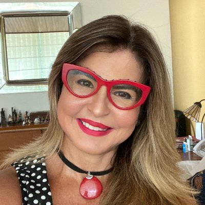 liselottezerpa's profile picture. Yo me merezco todo lo mejor de lo mejor y con amor lo acepto aquí y ahora🤣