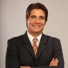 Periodista. Familiero. Un tipo común que no es Guillermo Andino.