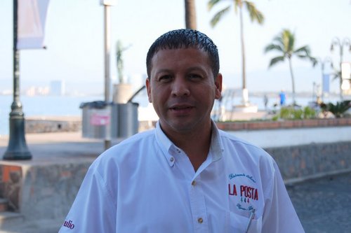 born and raised in vallarta, 37 years of experience in food and beverage, ex-surfer foodie... I love vallarta