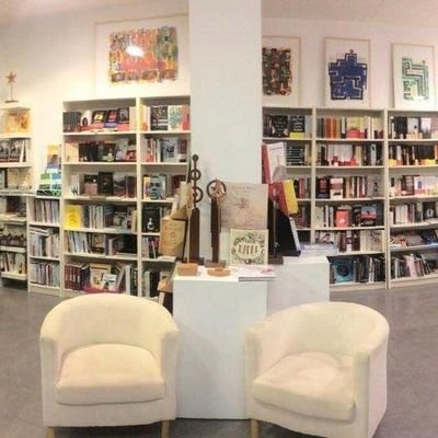 EsplaiL's profile picture. L'Esplai Llibres de l'Alcúdia et proporciona els millors llibres, conte infantil, àlbum il.lustrat,còmic.També jocs educatius.llibretersNéstor ,Elena i Lluïsa .