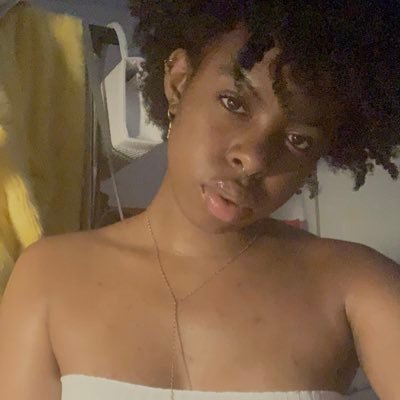 Coc0Nefertiti's profile picture. Still loading ...