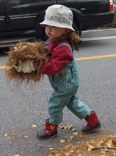 日本に住んで居ます＾＾４才の息子がいます。OKI君は今韓国の春川の実家にいます。어눌한 한국어보다 너무 한국을 몰랐던게 부끄럽습니다.트윗하며 많이 배워가고 있지만 아슬아슬 줄타기하는듯한 조국에 애가 탑니다.