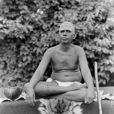 Método tradicional Advaita Vedanta, según Enseñanzas de Bhagavan Sri Ramana Maharshi y Su inspiración a Eric Tolone
contacto: mayeutica.es@gmail.com