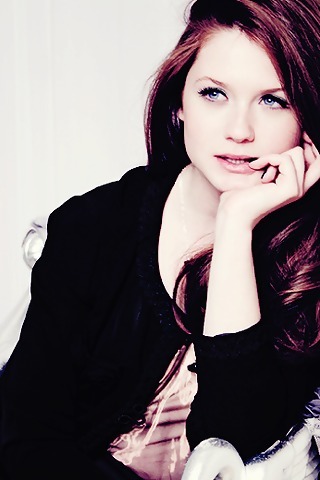 Ginny_potter_17's profile picture. Ginny Weasley. 1st female for 7 generations! I grew up with 6 brothers don't expect me to be nice.