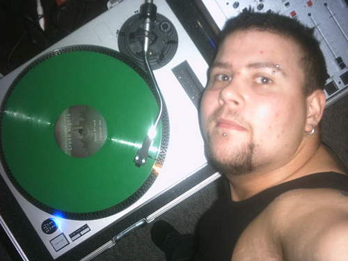 From Denmark, work with maintenance on train, Dj´ing sometimes. Love music, hardstyle, psytrance, full on, progressive, dance, trance, techno.