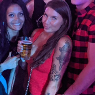 LindsMulhern's profile picture. 31✨.Wife💍. Midwest🍻. Give me food , tattoos and booze 🤷🏻‍♀️ 🤘🏼✌🏼 insta 📸: linds_mulhern