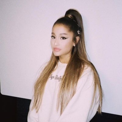 bisssssshhhhhh's profile picture. Ari is my queen