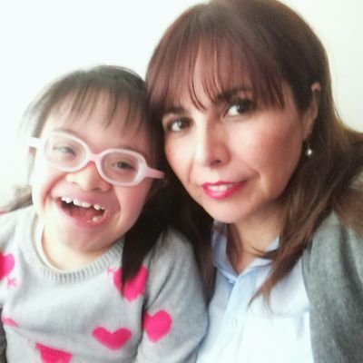 Geógrafa y orgullosa mamá de Eloísa, una maravillosa y pequeña niña con Sindrome de Down, que cada día me enseña a ser mejor persona.