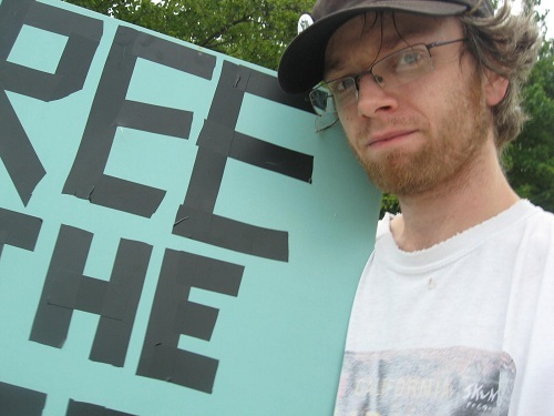 The Practical Toker: Cannabis activist, historian, and blogger. Proud owner of http://t.co/CFpFdproMB Hit it then pass it...