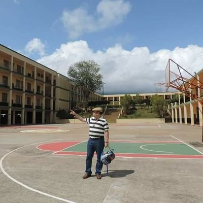 Economista, , pensionado, aficionado al deporte en general, y alguien nos robó la ilusión de Alianza Petrolera.