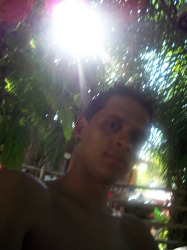 meu cabelo não é o mais perfeito. meu corpo não é o mais lindo. meu sorriso não é certinho. mas eu sou legal, sei fazer miojo e brigadeiro