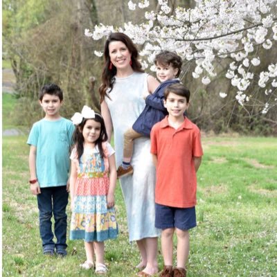 Mother of FOUR👦🏻👦🏻👧🏻👶🏻 & teacher of at least 24! From Florida🐊 to Fauquier🐎...raising my children to love, learn, & laugh.❤️