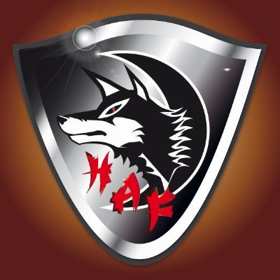 En mi carrera soy Diseñador Gráfico, en mis cheques soy Técnico,pero en mi corazón soy gamer. SW-0646-5574-0312
