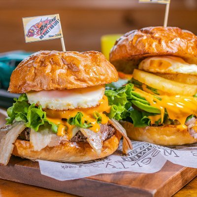 clubbigone's profile picture. Club BIGONEの公式Twitterです！BIGONEは大多喜町の山の上にあるバーガーショップです！創業より17年、キャンプ場と併設した立地のBIGONEは、今では全国から多くのバイク乗りのみなさんやサイクリストさんも訪れ、山の上の気持ち良い風と秘境カフェならではの癒しの空間を楽しんでもらっています！