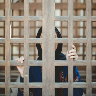 زندگی زیباست همچون آبیِ چشمانِ دریا..!
معلم،
دوست دارِ کتاب،موسیقی،فیلم،طبیعت و ورزش
