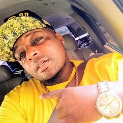 Man with a purpose and vision👑
upcoming music artist. 💸💸💸
Gonna be known as Best Hip hop Artist one day on Everything🦍💯💯💯