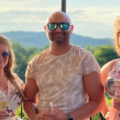 Husband, Dad, entrepreneur, huge @49er / @sfgiants fan | Mortgage Advisor #739145 Instagram as @fairwayswaleh but THIS account is mostly to whine about refs.