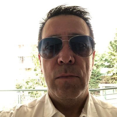 manosdra's profile picture. 