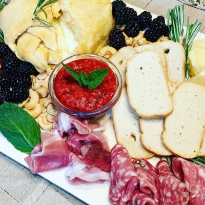 smallbitedelig1's profile picture. Celebrating a milestone 🍾
Wine nights in with the girls 🍷
Family gatherings
We got you covered!
Brining happiness and joy one charcuterie board at a time❤️