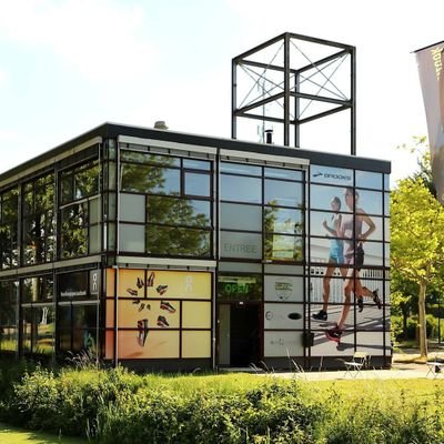 Dé hardloopspeciaalzaak-deskundig advies-30 mtr 3laans analyse indoorbaan-evenementen-clinics- workshops-voedingsadvies-fysiotherapie-podotherapie-talententeam