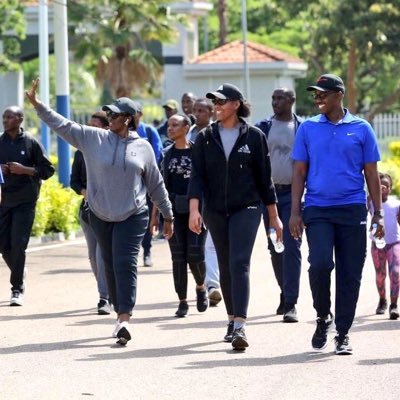 Sharing Infos, good memories & cheerful atmosphere from #CarFreeDays in #Rwanda🇷🇼 . #Healthy-lifestyle . You can choose to be happy by making sports a Habit