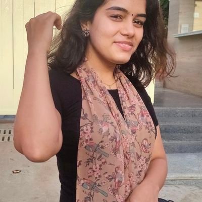 Dhruvee_02's profile picture. Deee 🌻🫂

Twenty-Something. 
Slowly getting comfortable in my own skin.