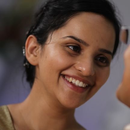 🙏🏻  A Jesus believer - waiting for His second coming
❤  Mrs. Varghese to Mr. Varghese 
👩‍👧  Mom