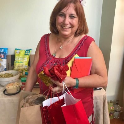 KarenToland11's profile picture. 