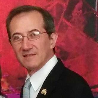 Mexicano, Esposo, Padre de familia, optimista incorregible, soñador incansable de posibilidades, en lucha por la mejora continúa en todo. Consultor de empresas.