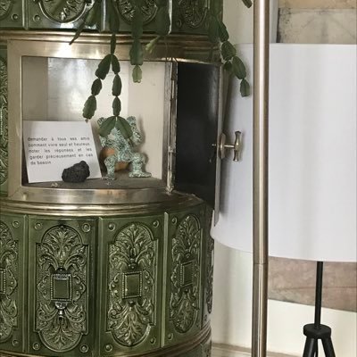 ligne_graphique's profile picture. 📚 graphiste  🎓 formatrice  🪡 artiste fileuse