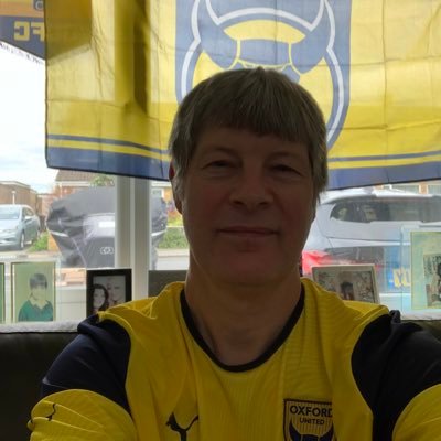 Oxford United F.C. supporter. Biker, Guitarist for Cowleyfornia. I Love Rock, Prog, Blues & Metal. Son, Husband, Dad, Grandad and Mad as a bucket of frogs.