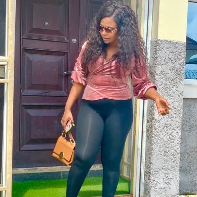 ABUJA MAKEUP ARTIST (ig) @clizzbella_ ABJ BROW ARTIST @brows_by_clizzbella