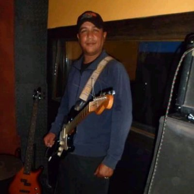 Lcdo en Administracion y padre de Jesus Alejandro, amante de la buena musica Rock y las artes marciales, guitarrista de banda regional #Bqto @Makina_HardRock