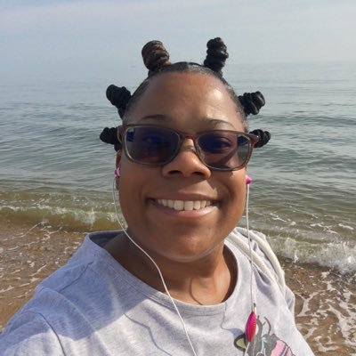 R_Traci_Hunter's profile picture. Look up the stars are lovely at night. Movies, music, books, coffee, wine, laughter, positivity!