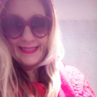 LynMyers20's profile picture. Unique