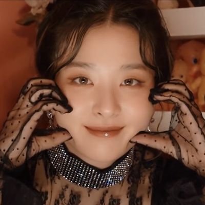 #SEULGI: actually, i'm a bad dracula.