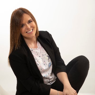 AriadnAntequera's profile picture. Coach, Formadora y Consultora.
Directora Area de Personas en Fundació IRES. 
¿Mi pasión? Las personas, con sus luces y sus sombras.🦋