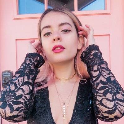 fashion blogger & Content Creator ✩ GEMINI ✩ Fashion designer graduate ✩ Influencer Wannabe → #pinkaesthetic