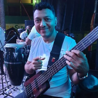 soy bajista de la musica vallenata la mejor musica del mundo