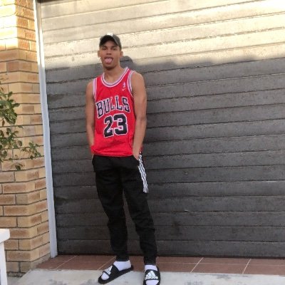 breyton100's profile picture. ICONIC🌹• Stellenbosch University 📍