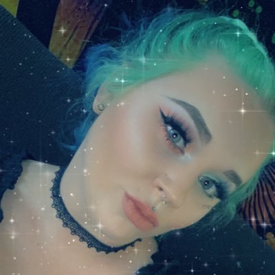 Brantley’s Momma 💙 Austism Strong🧩 #loveislove #lesbian Makeup enthusiast 💄 Obsessed with all things plants and flowers 🌺 Nicki fan👑 #hippiesoul