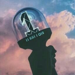 The most Ernst wish line's in front of our eyes it's not faightining to been again if you keep your dreams ,it's bound to come true 🌼K.dfrom wanna one 🌼