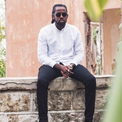 jeebylyricist's profile picture. 'The art of knowing , is knowing what to ignore .'