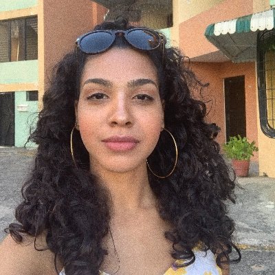 PameEchavarriia's profile picture. he calls me moonlight