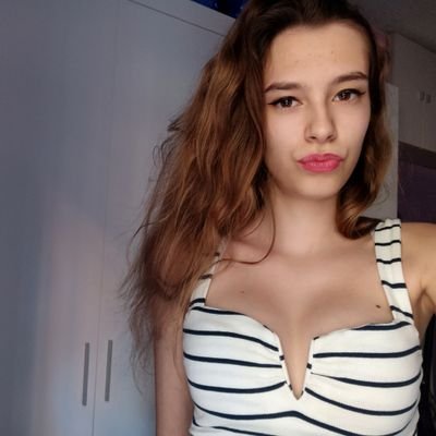 Mi vida es un puto caos🔥
Enfermera 👩🏼⚕️💉
Coraje y corazón.
