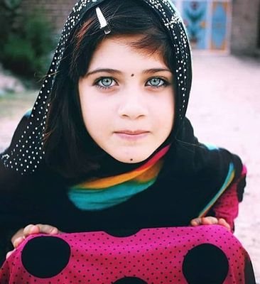 زما په لیکنو هر څوک نه پوهېږي، ځکه زه احساس لیکم او خلک یوازې الفاظ لولي.