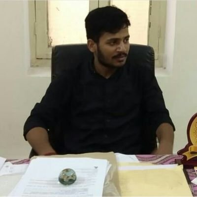 Research Scholar 
Hindi Vibhag 
University of Allahabad