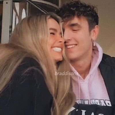 Jadnhossler2's profile picture. hi kids im a child :)